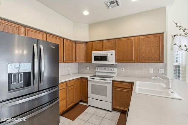 1892 E Canyon Wren Way, Green Valley, AZ 85614