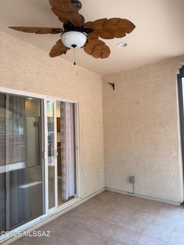 1892 E Canyon Wren Way, Green Valley, AZ 85614