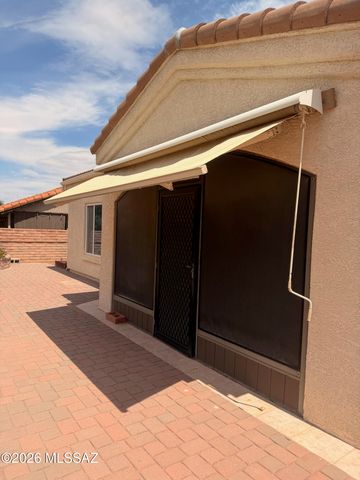 1892 E Canyon Wren Way, Green Valley, AZ 85614