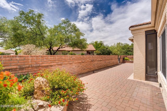 1892 E Canyon Wren Way, Green Valley, AZ 85614