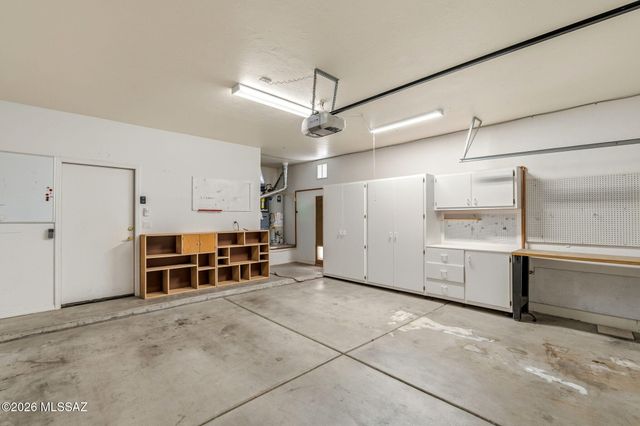 1892 E Canyon Wren Way, Green Valley, AZ 85614
