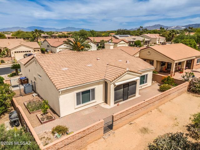 1892 E Canyon Wren Way, Green Valley, AZ 85614