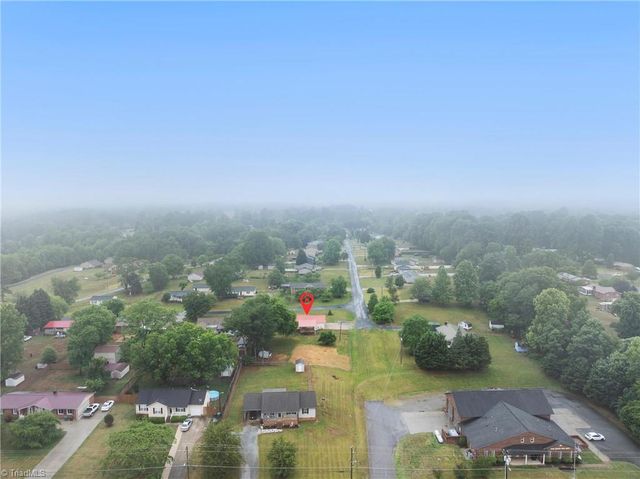6754 Rosewood Drive, Trinity, NC 27370