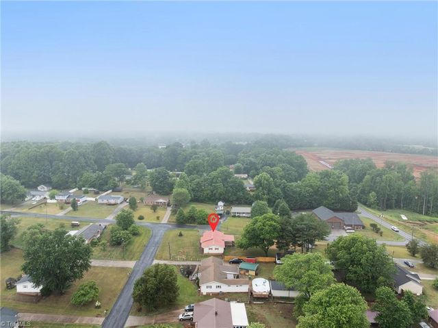 6754 Rosewood Drive, Trinity, NC 27370
