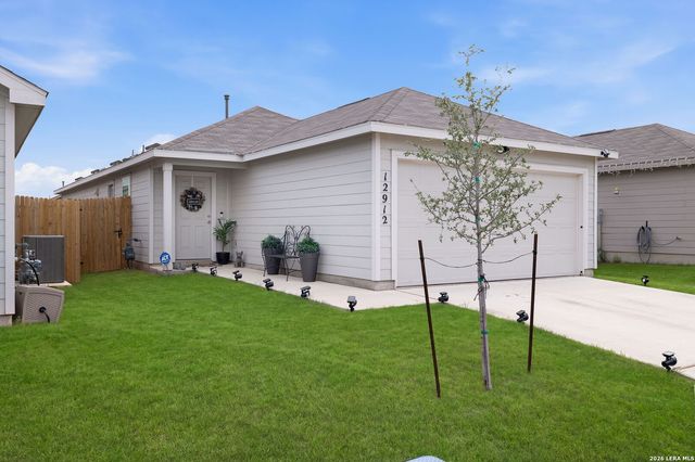 12912 HANCOCK POOL, St Hedwig, TX 78152