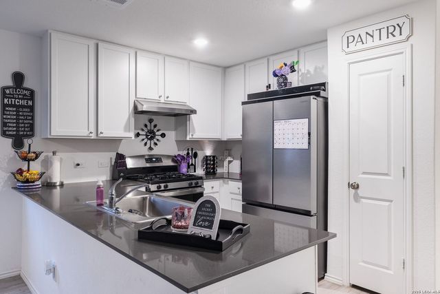 12912 HANCOCK POOL, St Hedwig, TX 78152