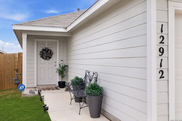 12912 HANCOCK POOL, St Hedwig, TX 78152