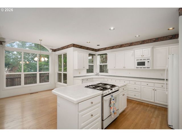 12238 Nw WELSH Dr, Portland, OR 97229