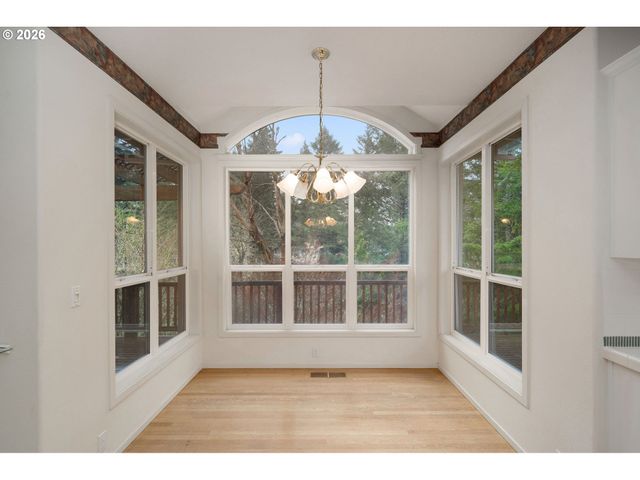 12238 Nw WELSH Dr, Portland, OR 97229