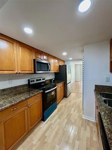 7451 NW 16th St 304, Plantation, FL 33313
