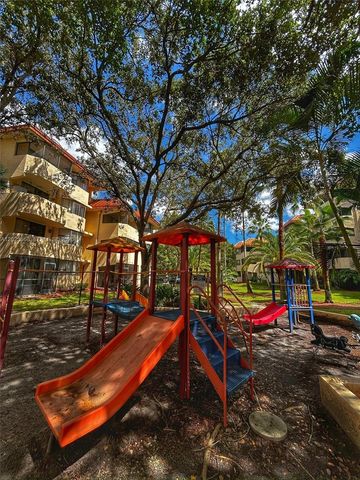 7451 NW 16th St 304, Plantation, FL 33313