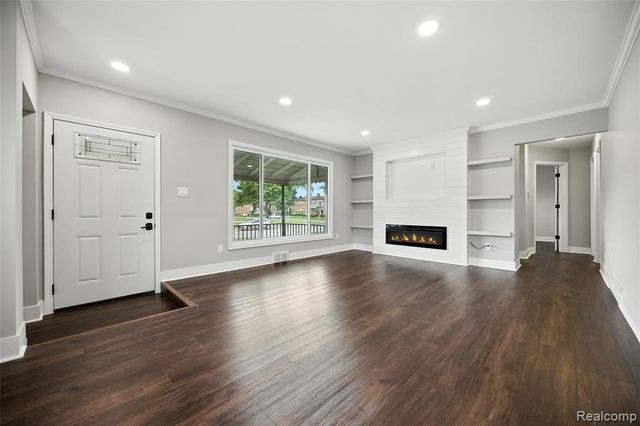 1418 W 13 Mile Road, Royal Oak, MI 48073