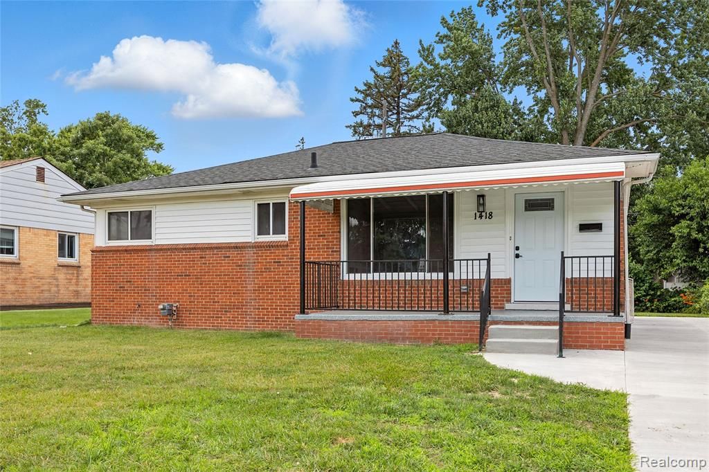 1418 W 13 Mile Road, Royal Oak, MI 48073