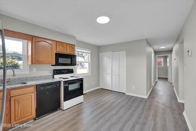 213 Pebblebrook Dr, Shepherdsville, KY 40165