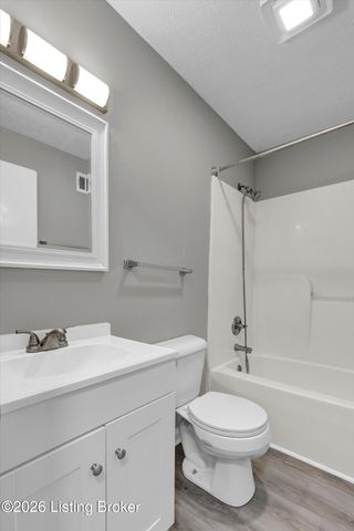 213 Pebblebrook Dr, Shepherdsville, KY 40165