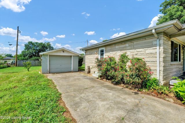 213 Pebblebrook Dr, Shepherdsville, KY 40165