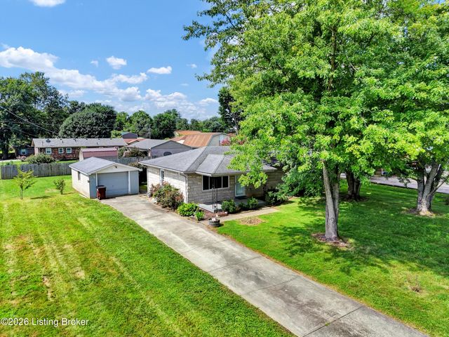 213 Pebblebrook Dr, Shepherdsville, KY 40165