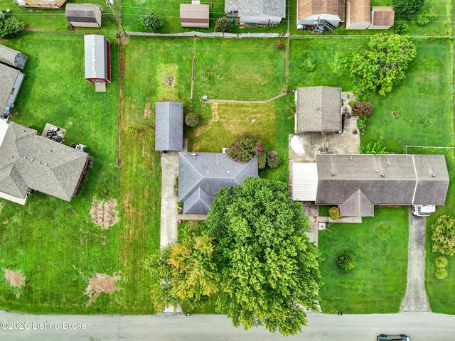 213 Pebblebrook Dr, Shepherdsville, KY 40165