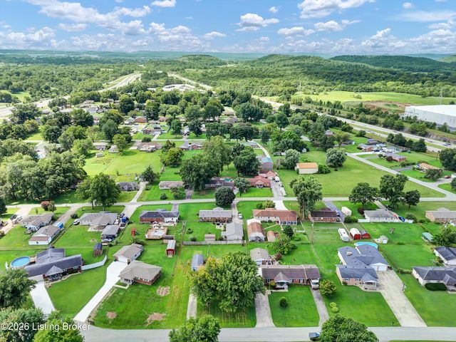 213 Pebblebrook Dr, Shepherdsville, KY 40165