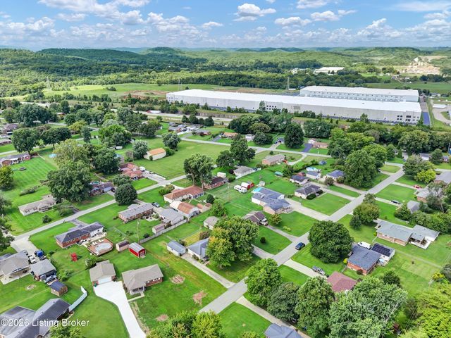 213 Pebblebrook Dr, Shepherdsville, KY 40165
