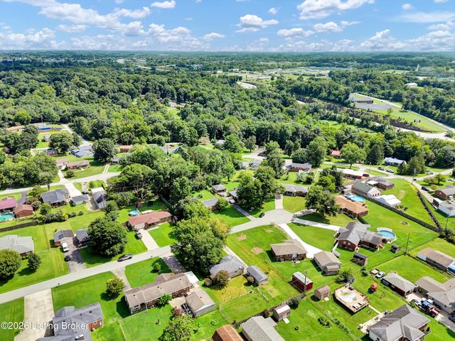 213 Pebblebrook Dr, Shepherdsville, KY 40165