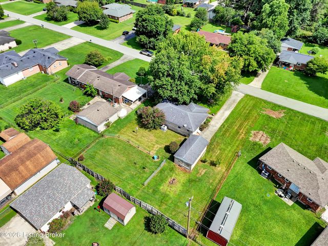 213 Pebblebrook Dr, Shepherdsville, KY 40165