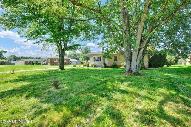 213 Pebblebrook Dr, Shepherdsville, KY 40165