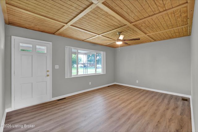 213 Pebblebrook Dr, Shepherdsville, KY 40165