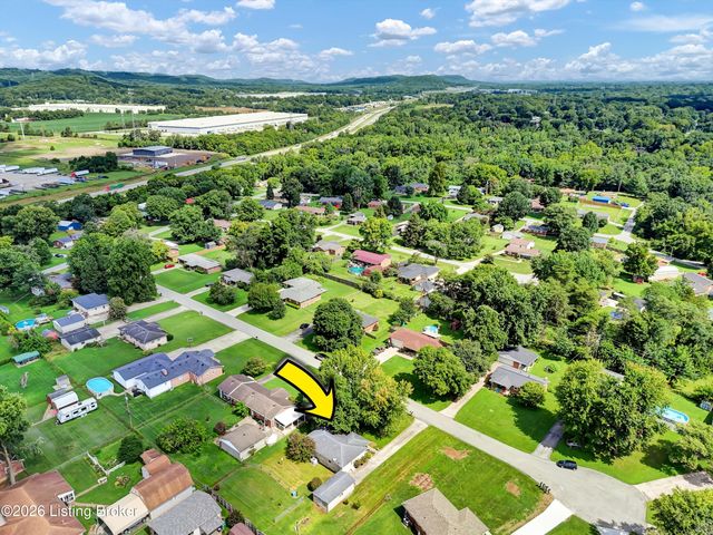 213 Pebblebrook Dr, Shepherdsville, KY 40165