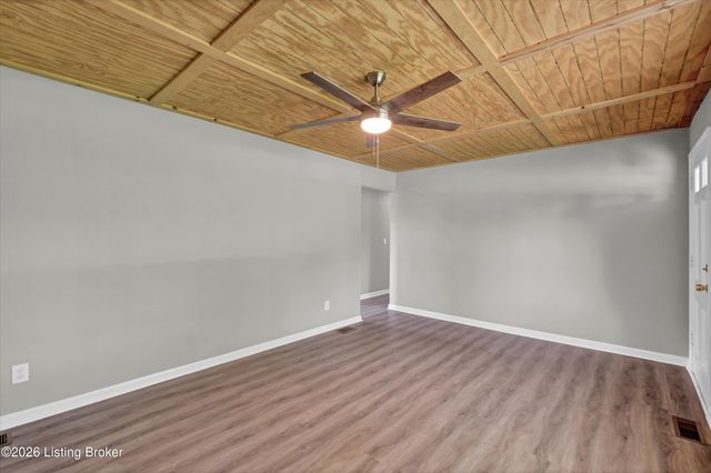 213 Pebblebrook Dr, Shepherdsville, KY 40165