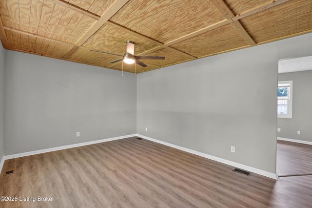 213 Pebblebrook Dr, Shepherdsville, KY 40165