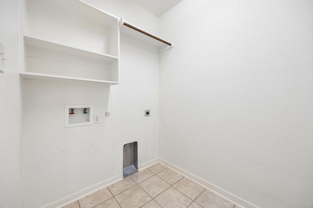 4712 Kestrel Street, Grand Prairie, TX 75052