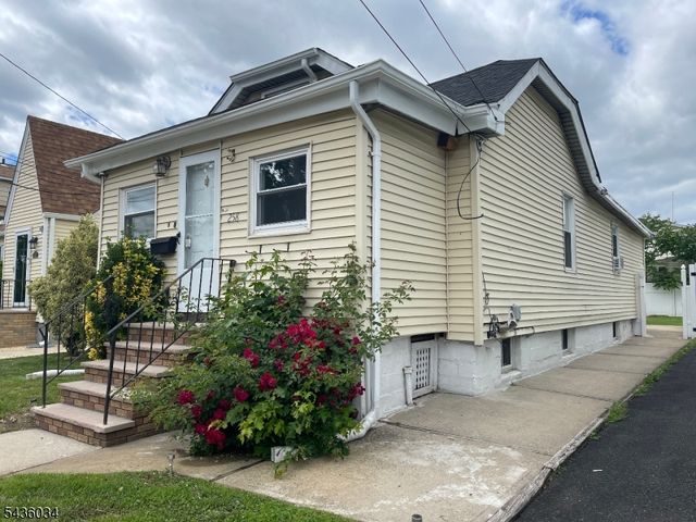 258 Randolph St, Carteret Boro, NJ 07008