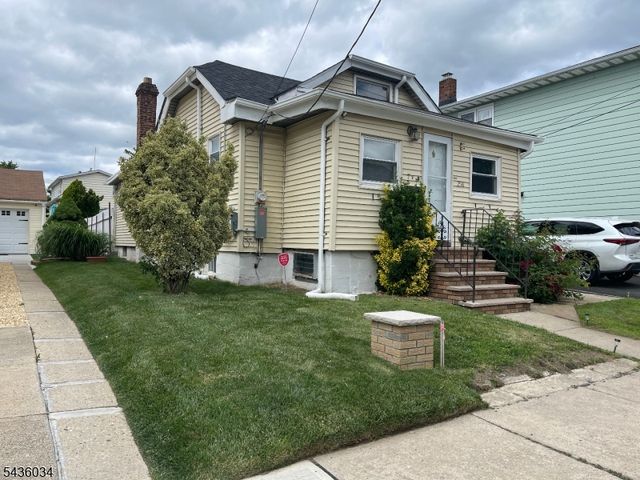 258 Randolph St, Carteret Boro, NJ 07008