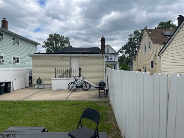 258 Randolph St, Carteret Boro, NJ 07008