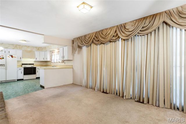 41 Harneywold Drive, Ferguson, MO 63136