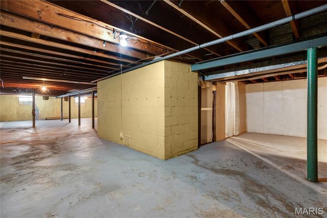 41 Harneywold Drive, Ferguson, MO 63136