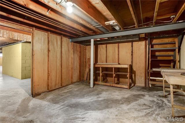 41 Harneywold Drive, Ferguson, MO 63136