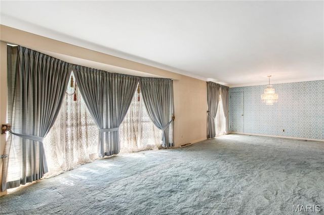 41 Harneywold Drive, Ferguson, MO 63136