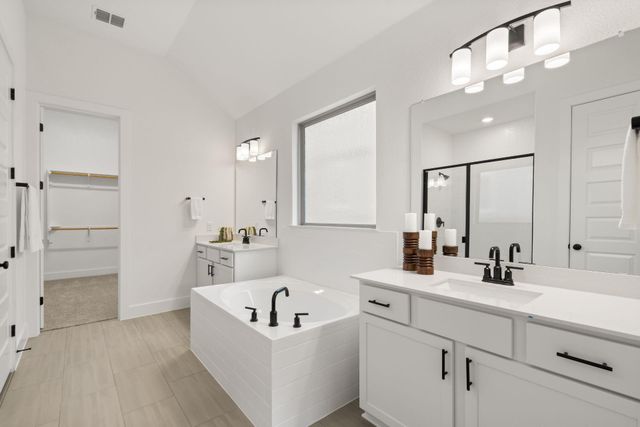 652 Sage Thrasher CIR, Dripping Springs, TX 78620
