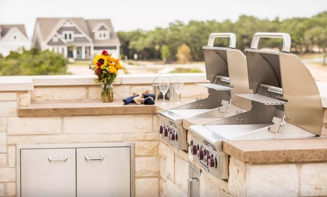652 Sage Thrasher CIR, Dripping Springs, TX 78620