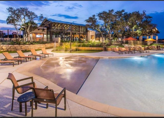 652 Sage Thrasher CIR, Dripping Springs, TX 78620