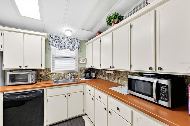 434 VILLA NUEVA CIRCLE, North Port, FL 34287
