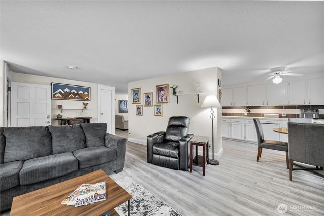 6360 Overland Trail, Maple Falls, WA 98266