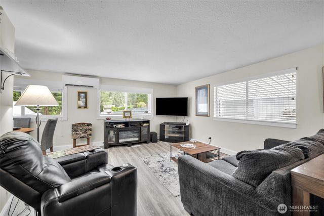 6360 Overland Trail, Maple Falls, WA 98266