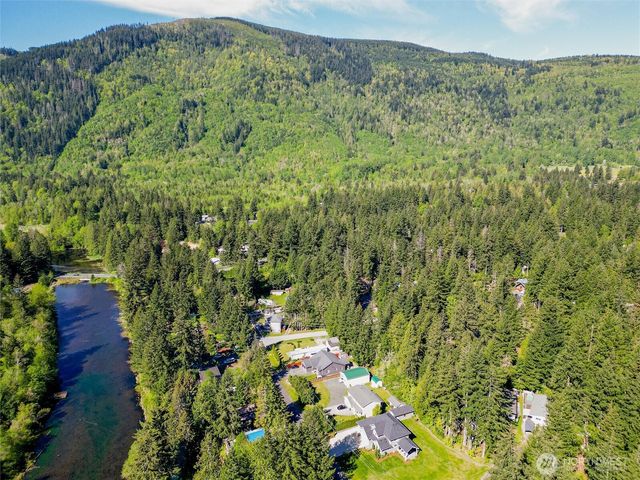 6360 Overland Trail, Maple Falls, WA 98266
