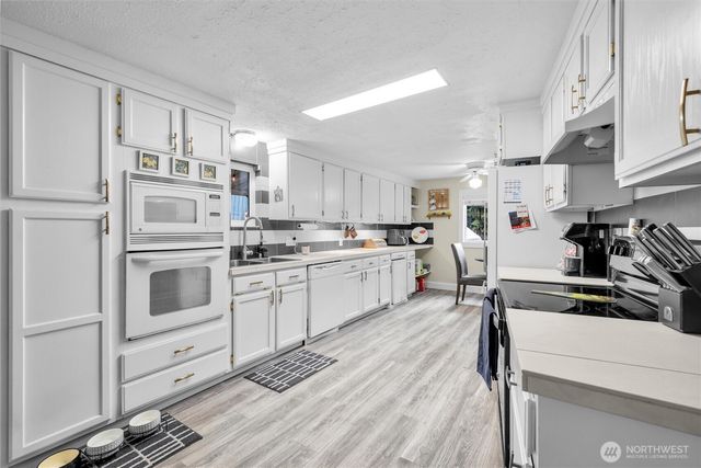 6360 Overland Trail, Maple Falls, WA 98266