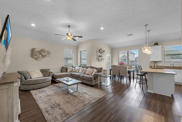 1004 Harvest Lane, Brenham, TX 77833