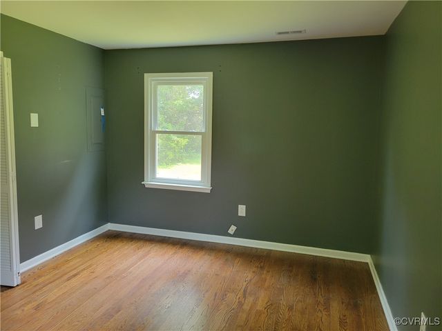 467 The Hook Rd, Warsaw, VA 22572
