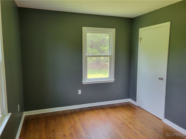 467 The Hook Rd, Warsaw, VA 22572